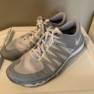 Nike flywire cross training shoes size 13